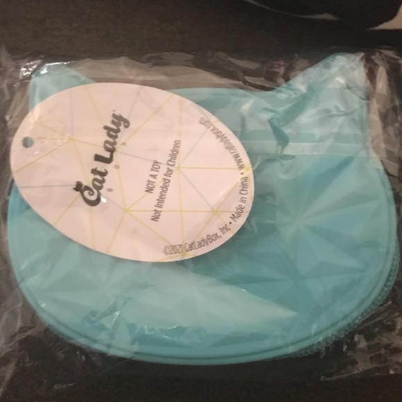 Cat Lady NWT Summer Bundle- Beach Towel + Purse - Picture 5 of 10